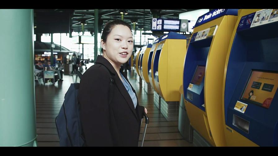 video-still-public-transport-in-amsterdam.jpg