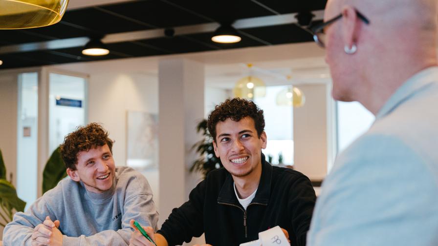 2024-lrml-studenten-met-docent.jpg