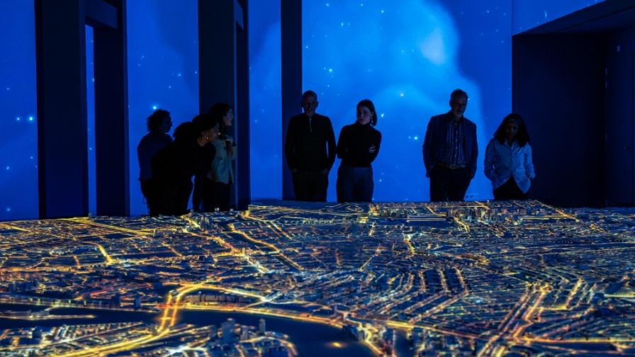 amsterdam-in-motion.-maquette-stad.-fotograaf-jitske-nap-vermelden.jpg