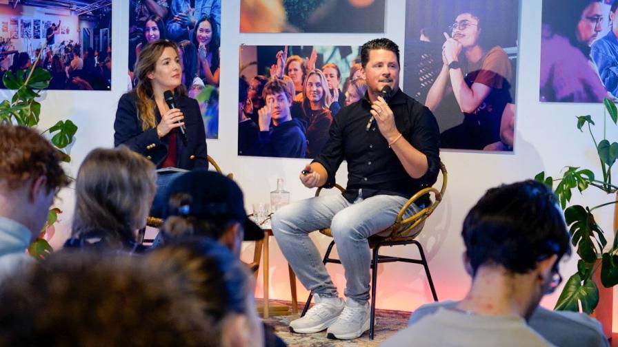 event-floor-datawerkers_tessa-duzee-en-martijn-arets_door-maartje-moerbeek.jpeg