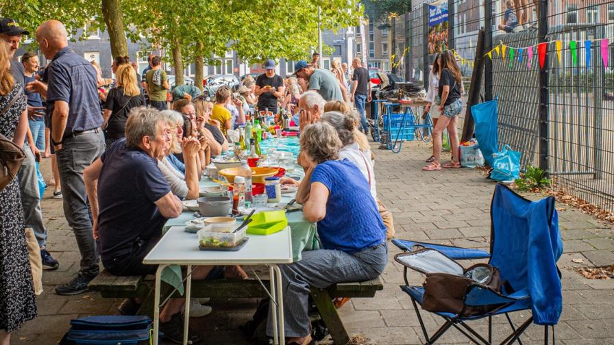straatfotos-amsterdam-buurtborrel.jpg