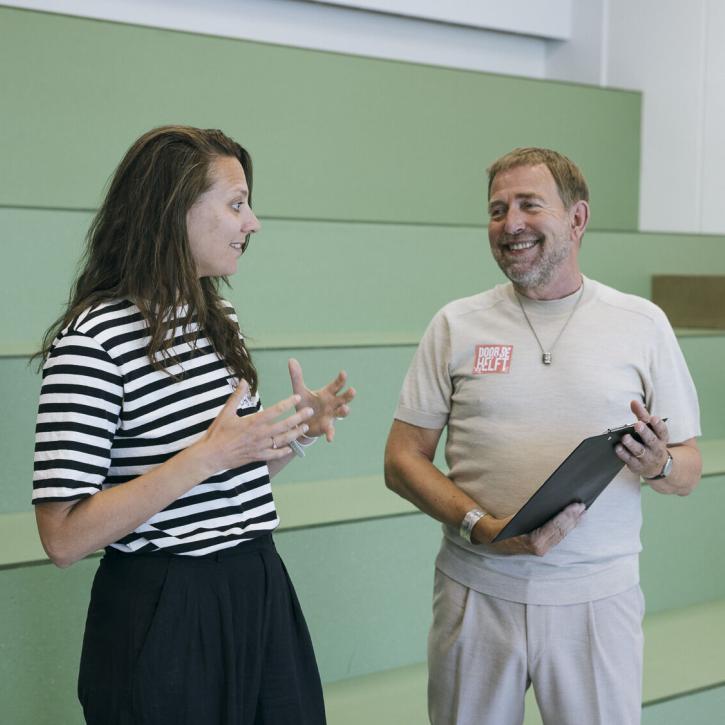 presentatoren bij bijeenkomst actienetwerk