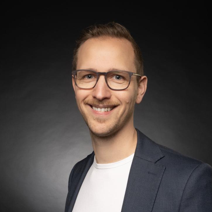 alex-hanhues.jpg