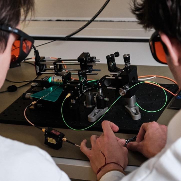 applied-quantum-computing.jpg