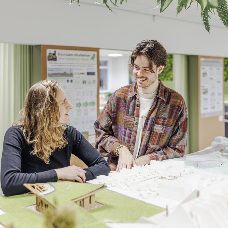 studenten overleggen