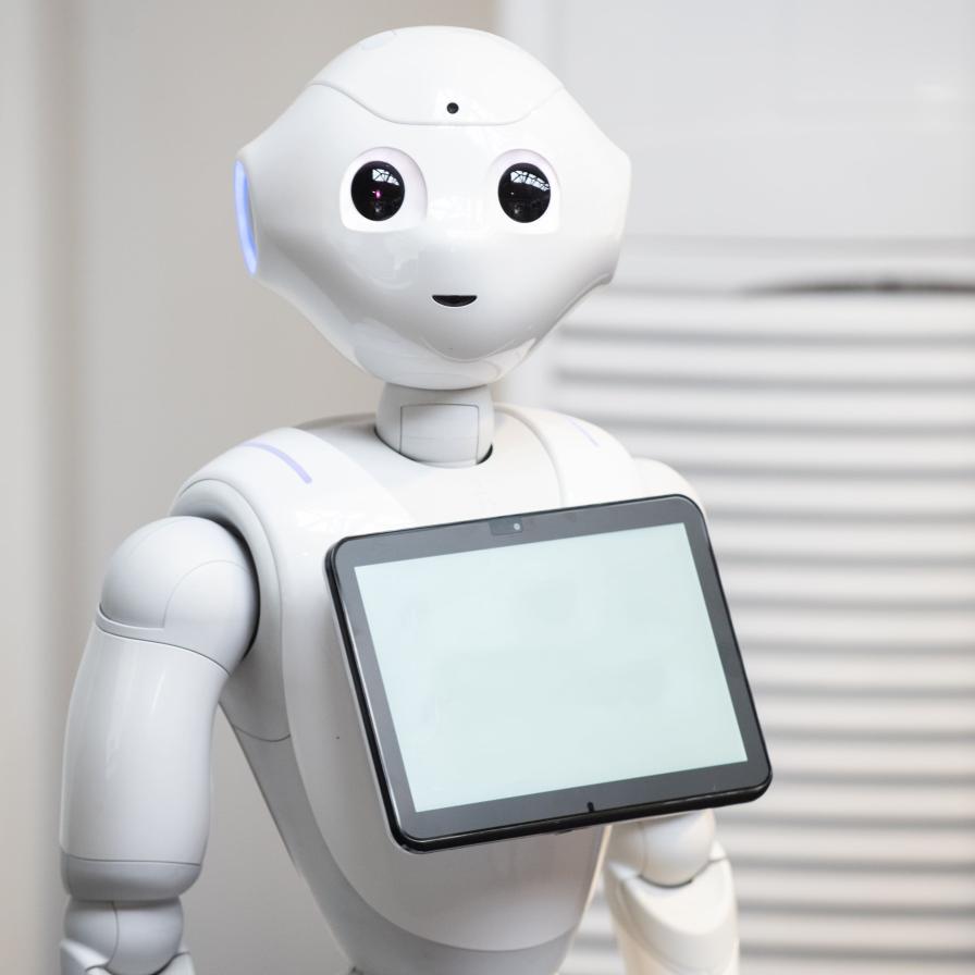 Sociale robot Pepper staand
