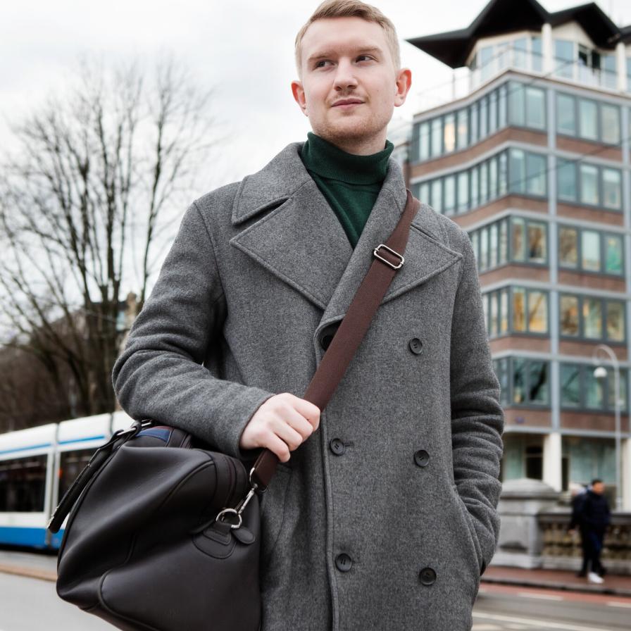 deeltijdstudent-buiten-in-amsterdam-2020.jpeg