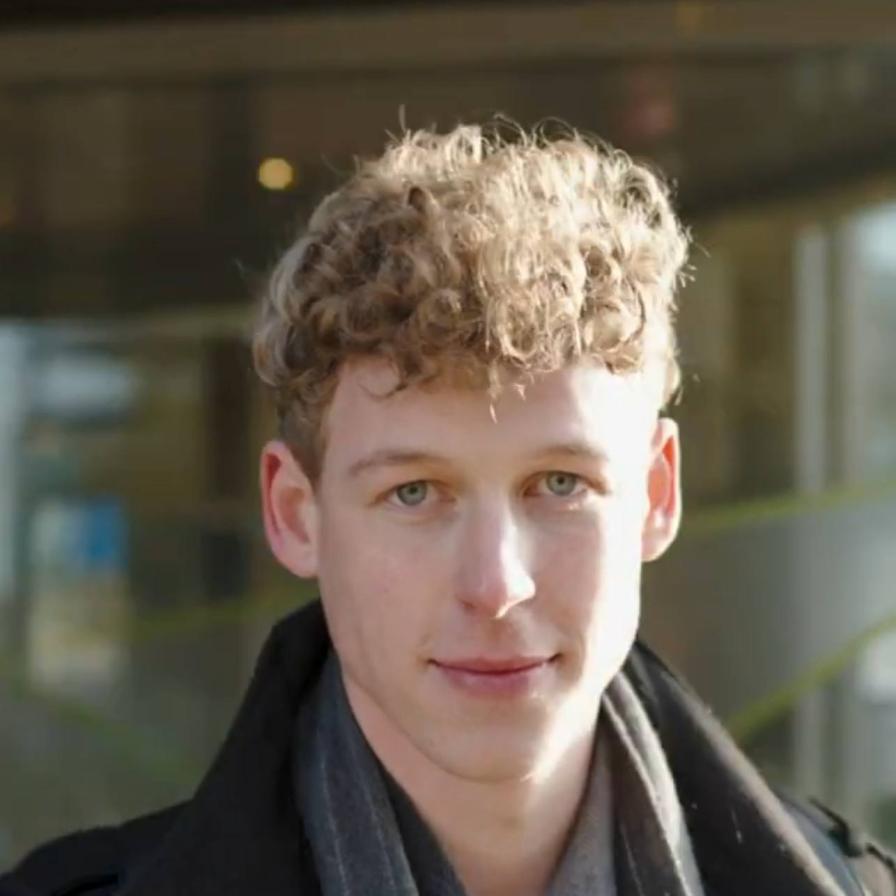 bk-ietsvoorjou-portrait-videostill.jpg