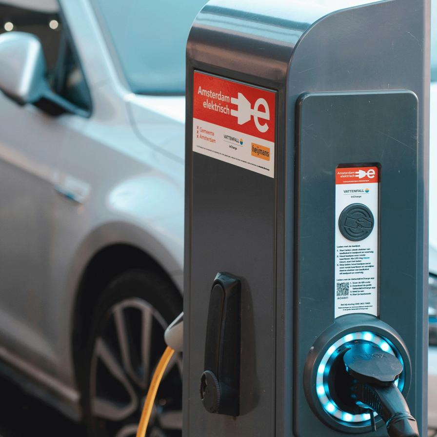 overig-amsterdam-elektrisch-auto-opladen-1.1.jpg