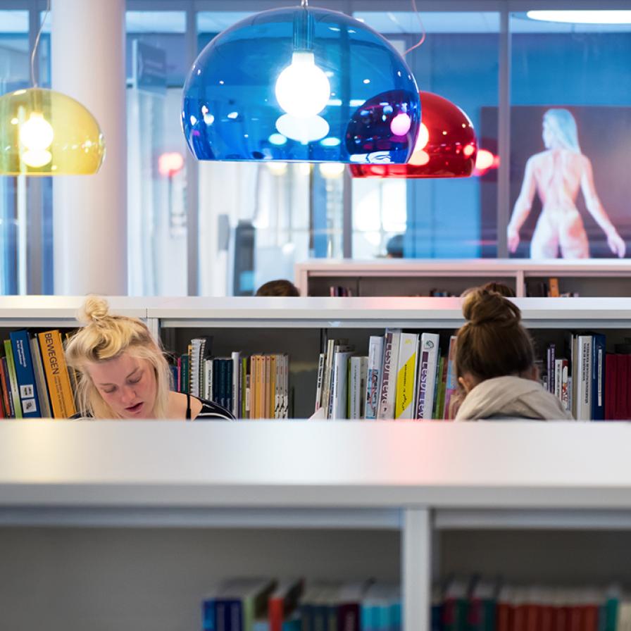 meurer-bibliotheek-fotomoniquekooijmans.jpeg