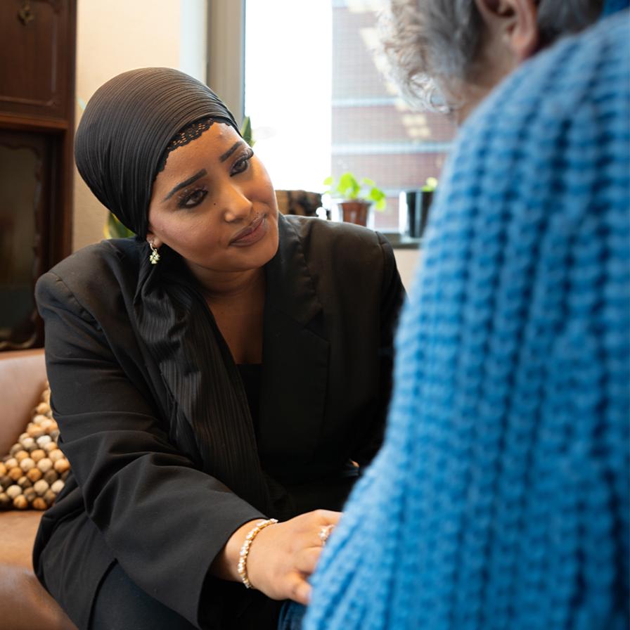 sw-social-work-samira-2-portrait.jpg