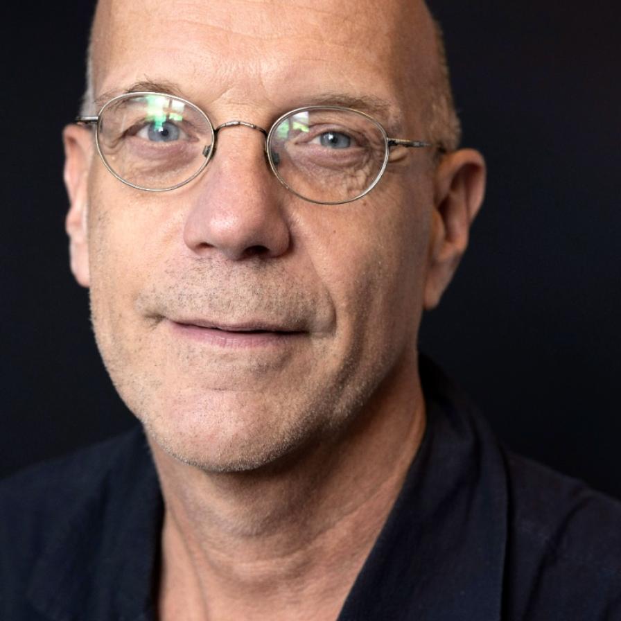 geert-lovink_portret_bob-bronshoff_jpg.jpg