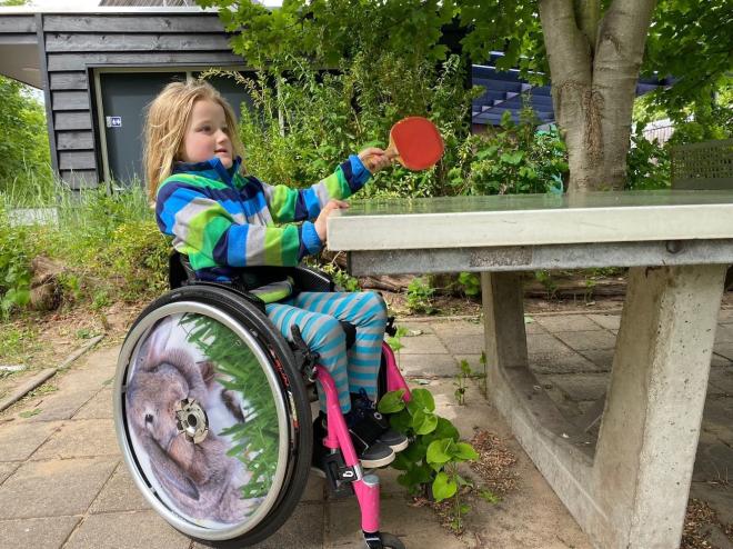 kind-in-rolstoel-pingpong.jpg